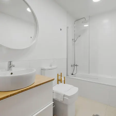 Terrace Penthouse By Costarentals - Ref 44 * פואנגירולה